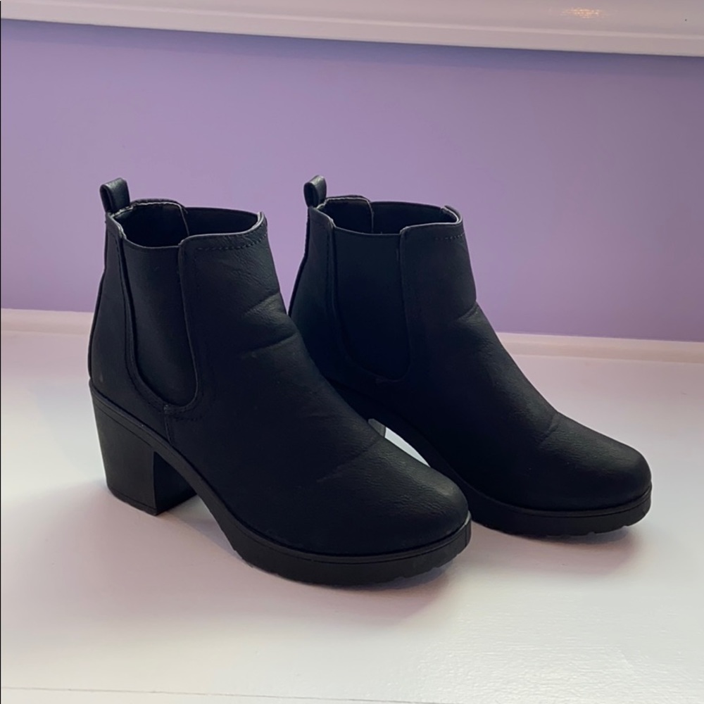 Boohoo chunky black booties